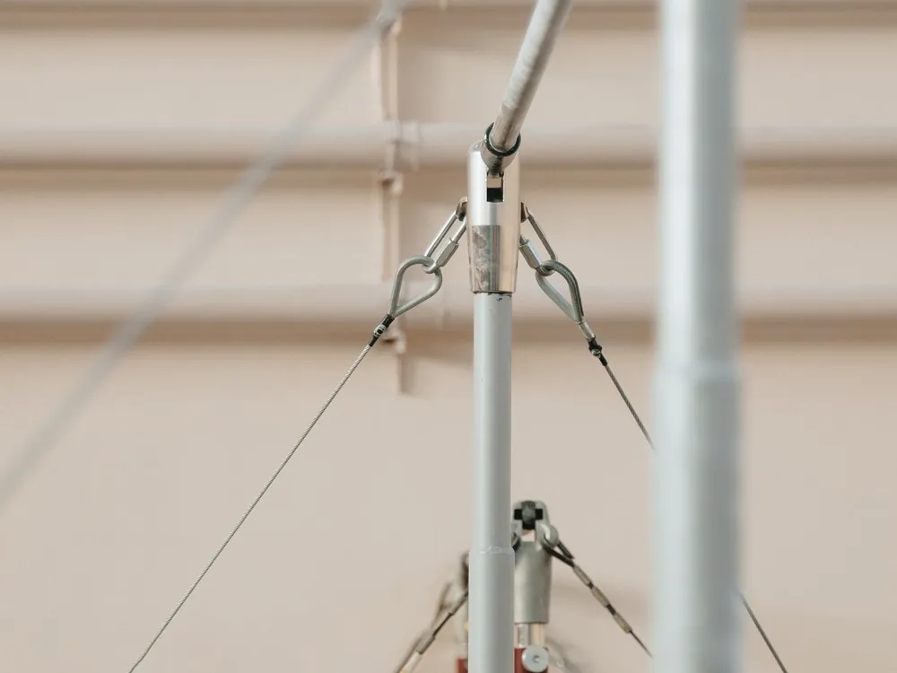 The upright and cables of a bar